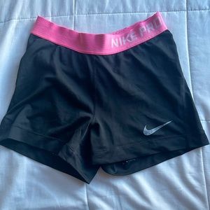 WOMENS NIKE PRO SHORTS